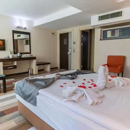 Lazz By Ketenci Hotel Esmirna